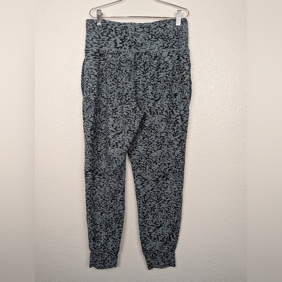 Athleta Salutation Jogger Pants Blue Pattern - Picture 5 of 5